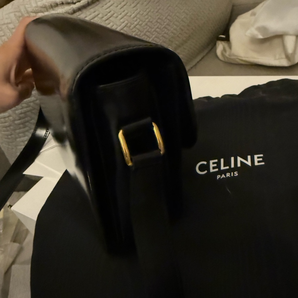 LIKE NEW Celine CLASSIQUE TRIOMPHE BAG IN SHINY CALFSKIN BLACK/ Medium size - Picture 10 of 13